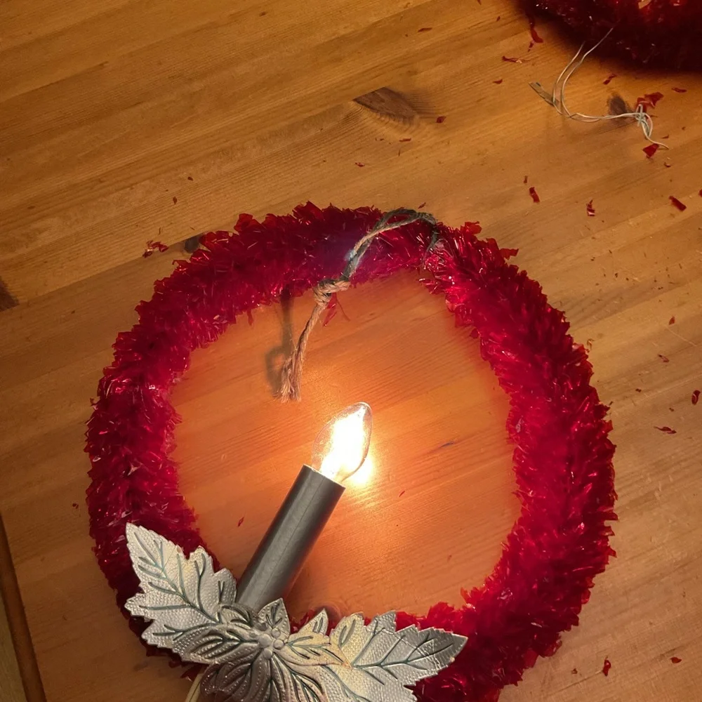 VINTAGE CHRISTMAS RED CELLOPHANE WINDOW WREATHS WITH CANDLE MID CENTURY KITCSH